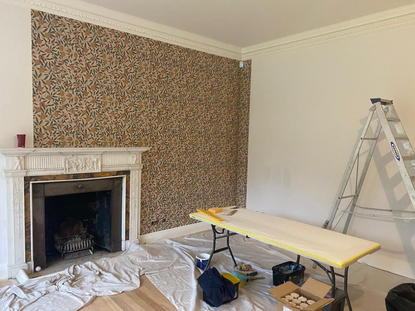 Wallpaper vs. Paint: What's Best for Your Home?